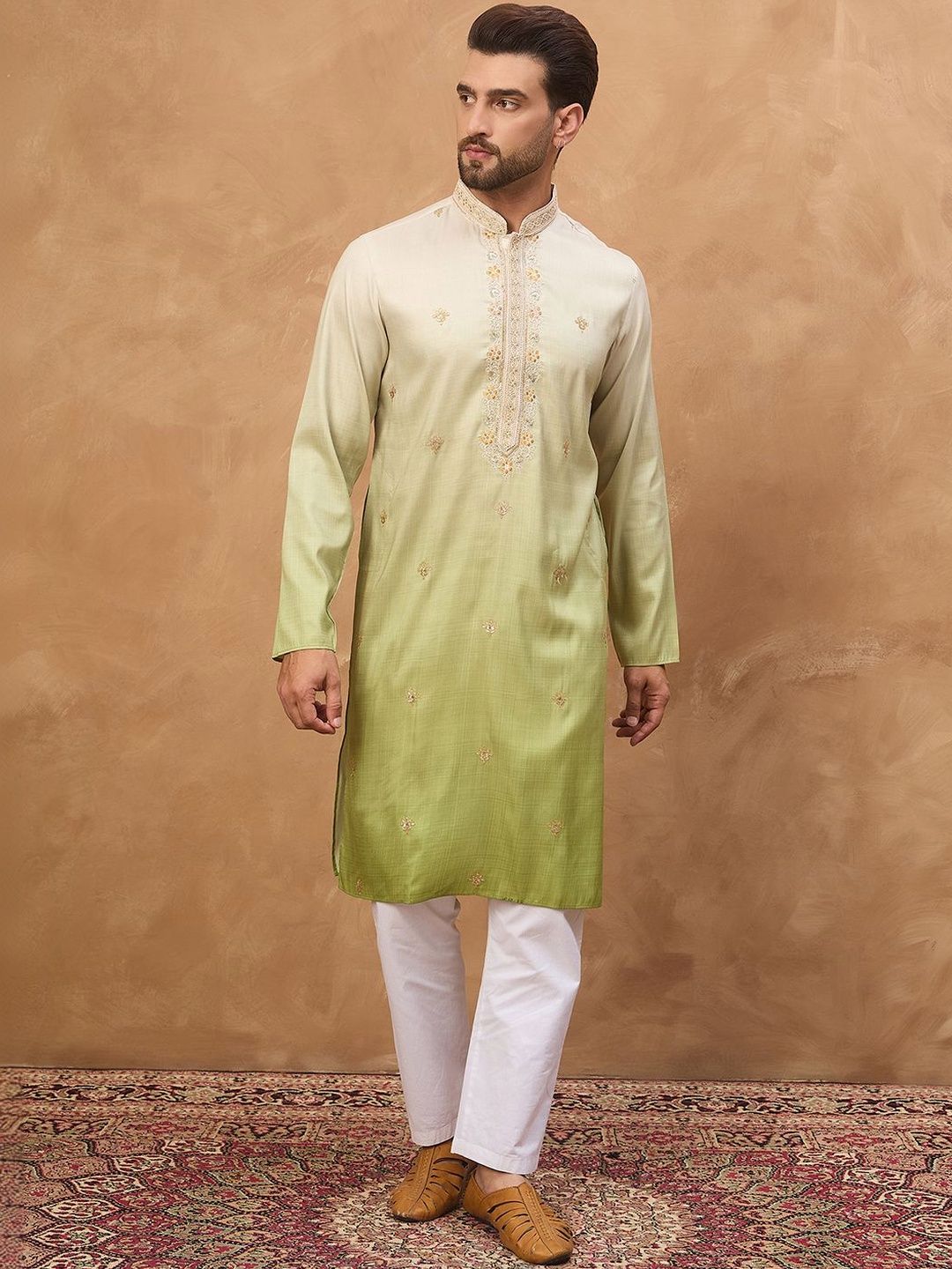 Men Green Silk Blend Solid Embroidered Straight Kurta With Pant Set-MKSET1488