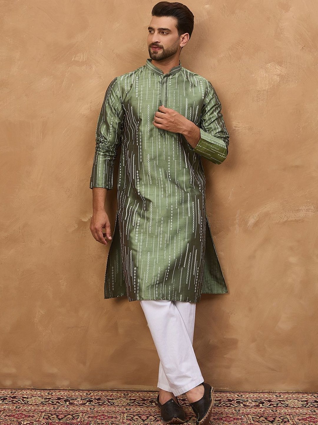 Men Green Silk Blend Solid Embroidered Straight Kurta With Pant Set-MKSET1439