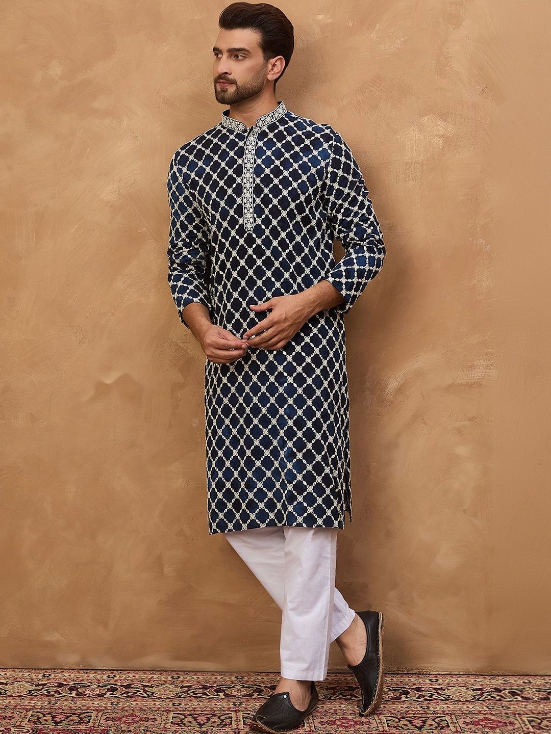 Men Green Silk Blend Batik Embroidered Straight Kurta With Pant Set-MKSET1514