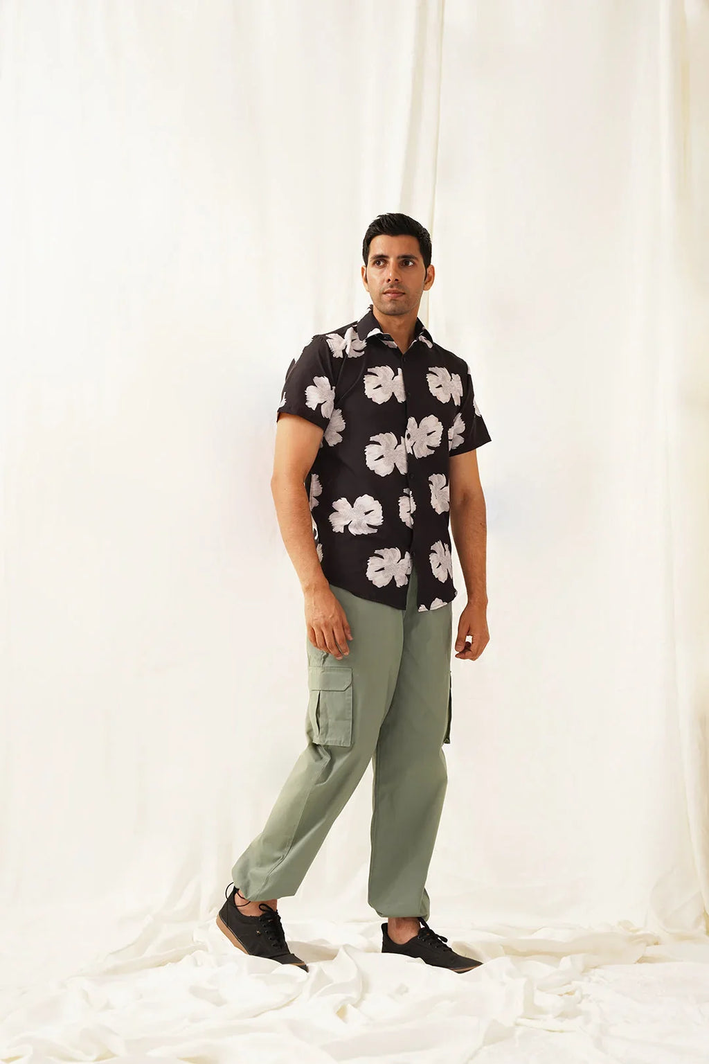 Classic Floral Printed Spread Collar Cotton Curved Casual Shirt-SF-934Black