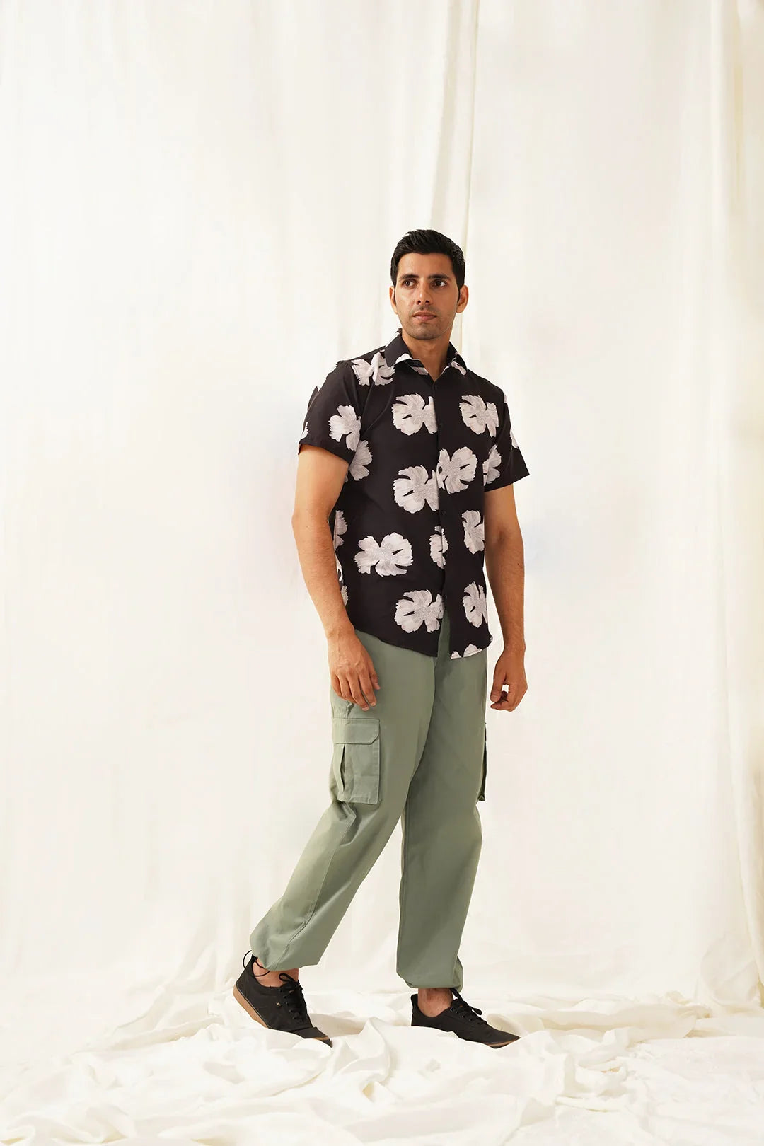 Classic Floral Printed Spread Collar Cotton Curved Casual Shirt-SF-934Black
