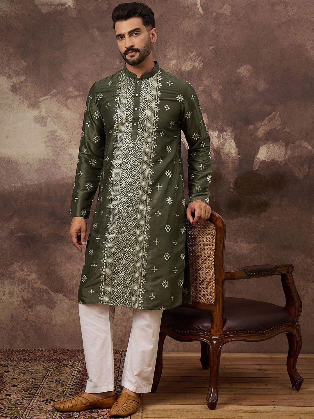 Men Green Silk Blend Solid Embroidered Straight Kurta With Pant Set-MKSET1419