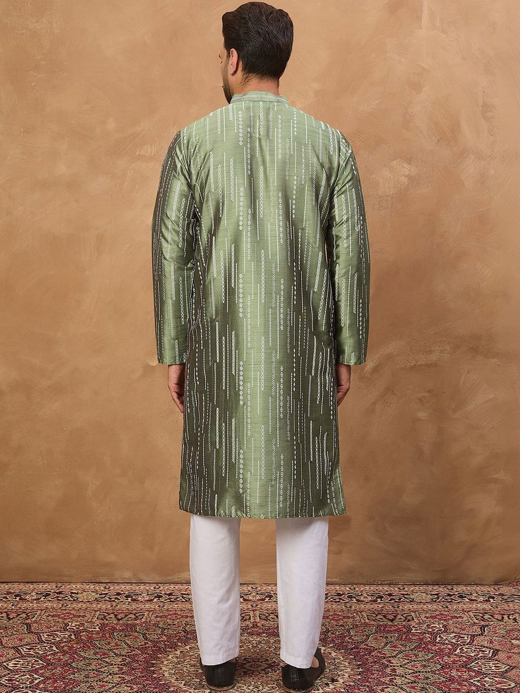 Men Green Silk Blend Solid Embroidered Straight Kurta With Pant Set-MKSET1439