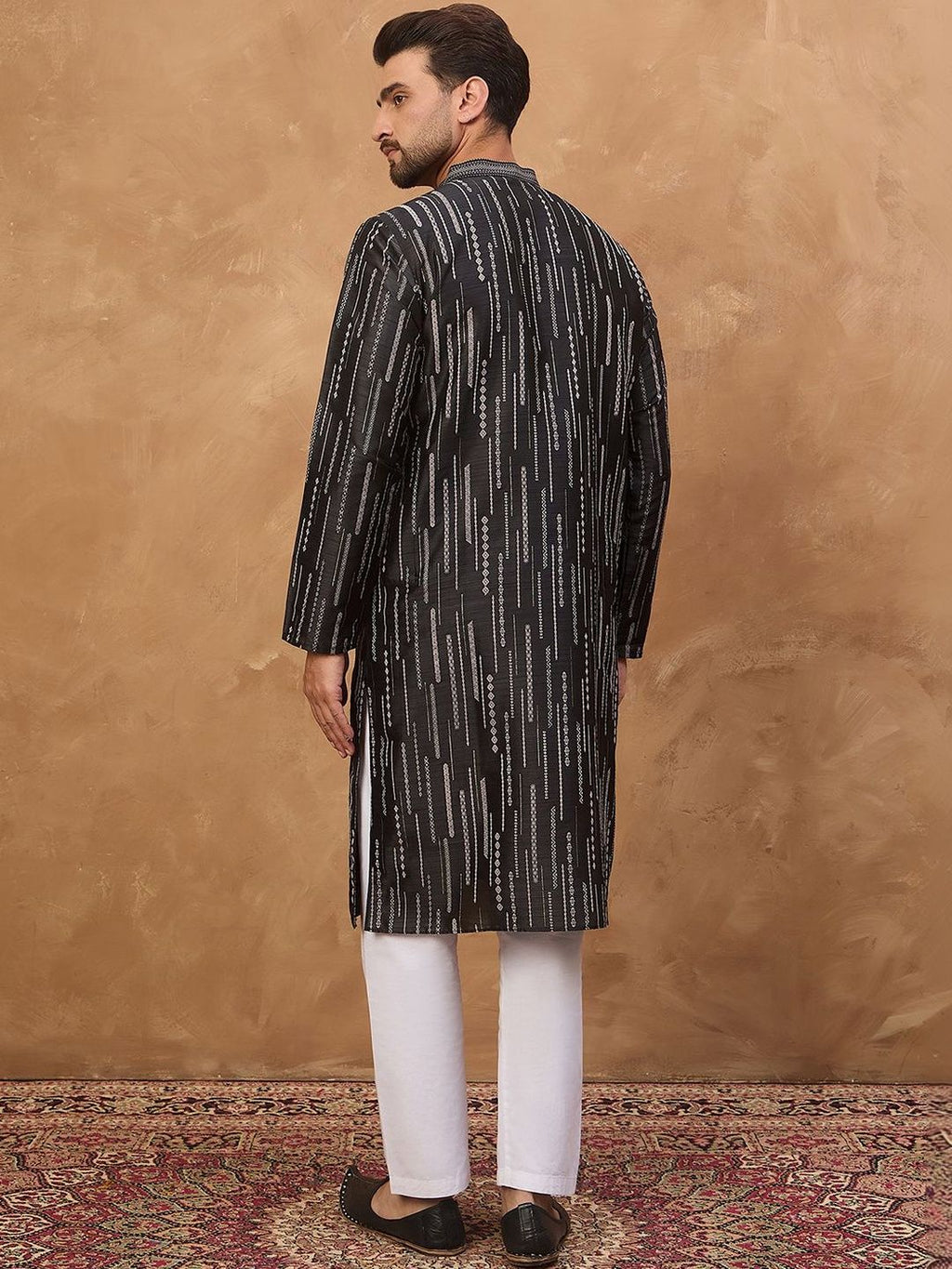 Men Black Silk Blend Geometric Printed Straight Kurta With Pant Set-MKSET1516