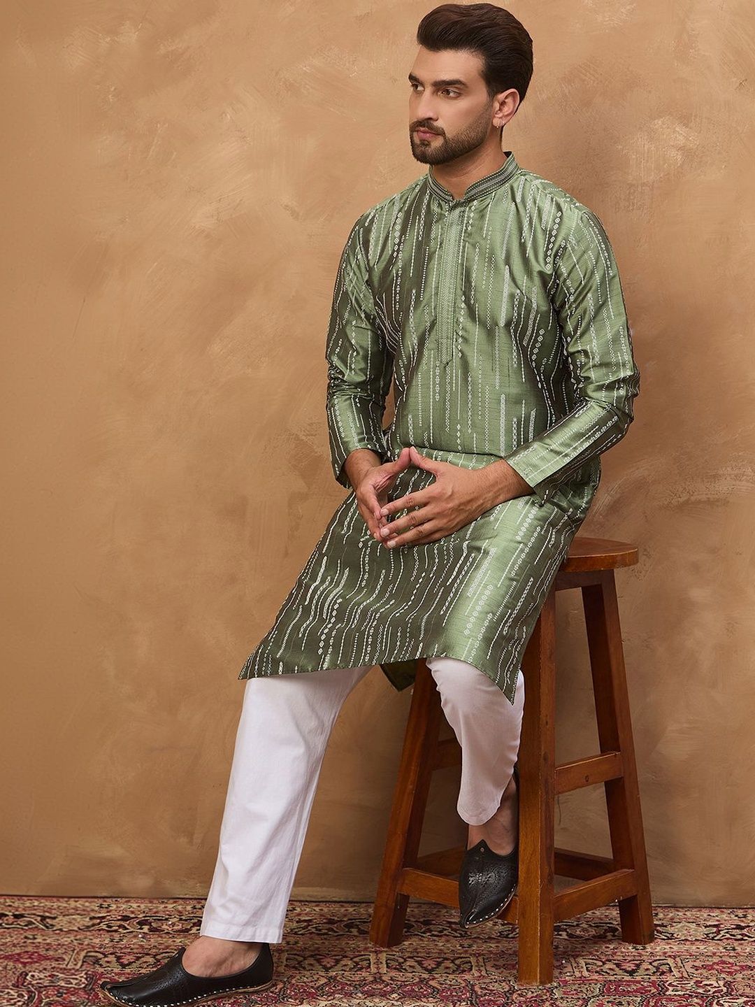 Men Green Silk Blend Solid Embroidered Straight Kurta With Pant Set-MKSET1439